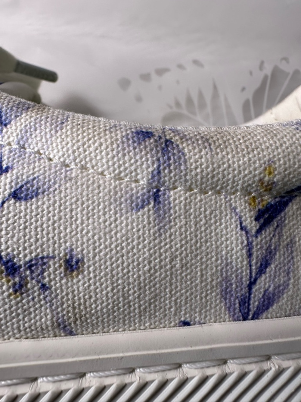 Cariuma IBI Low Parrot Print Sneakers – Unisex (Men’s 11.5 / Women’s 13) - Picture 13 of 16